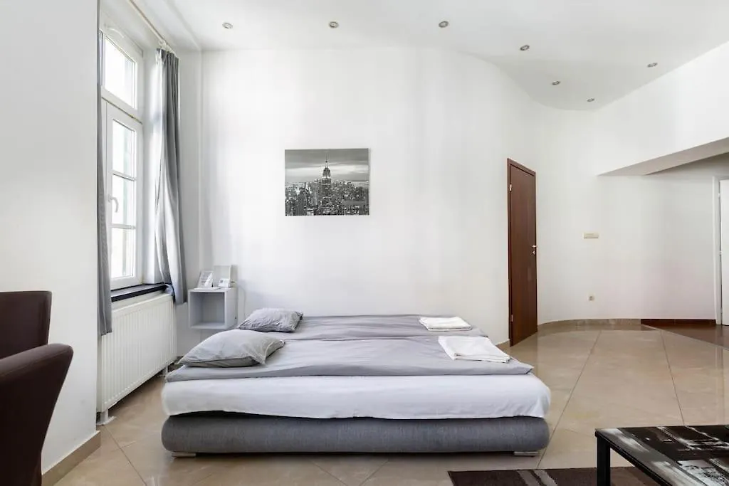 Elegant Downtown Apartment At Kiraly 39 Budapest Hungary