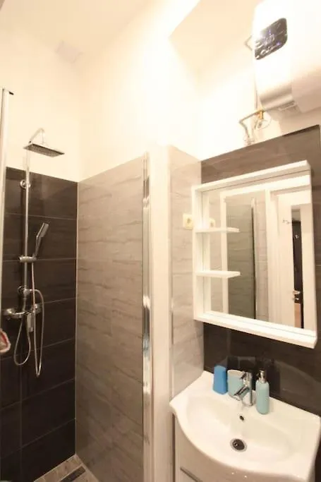 Elegant Downtown Apartment At Kiraly 39 Budapest