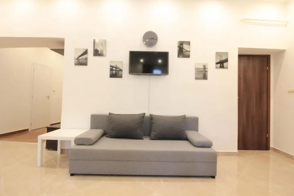 Elegant Downtown Apartment At Kiraly 39 Budapest