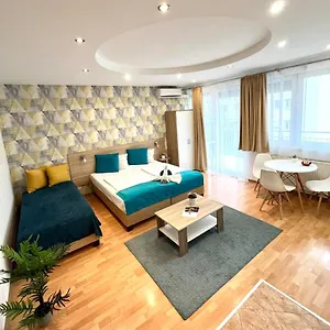 Star With Free Parking Будапешт